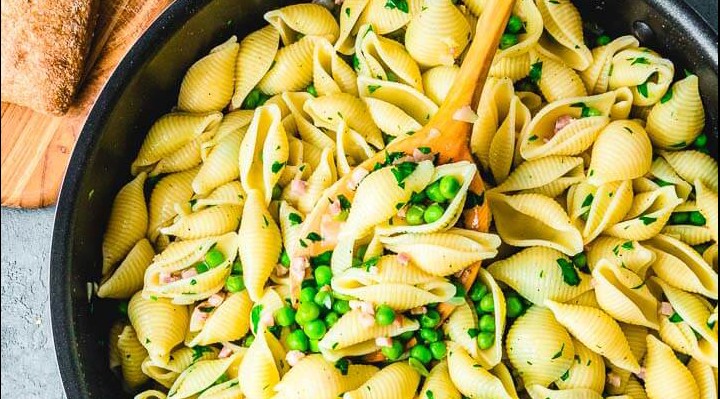 shell-pasta-pancetta-peas-2.jpg